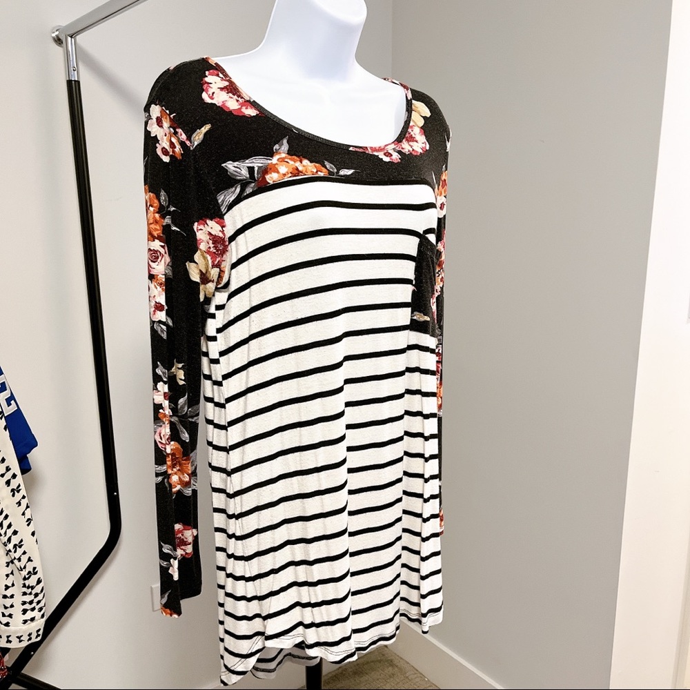 Boutique // Black Floral & Stripe Tunic High Low Hi-Lo Pocket